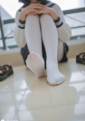 黑与白完整版视频