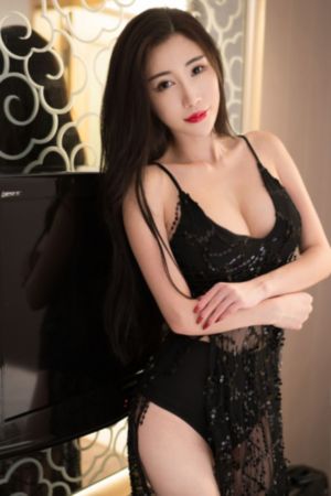 岳故意装睡让我挺进去的电影